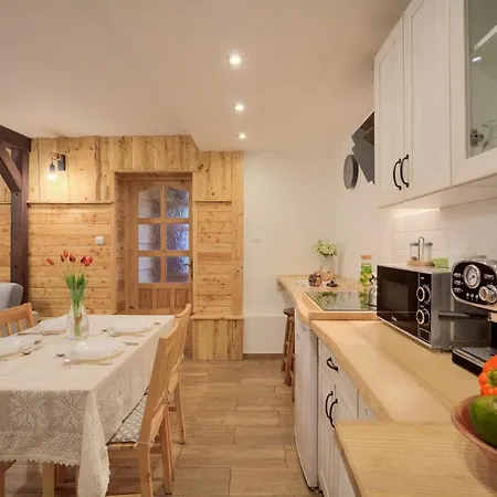 Maja Apartment *